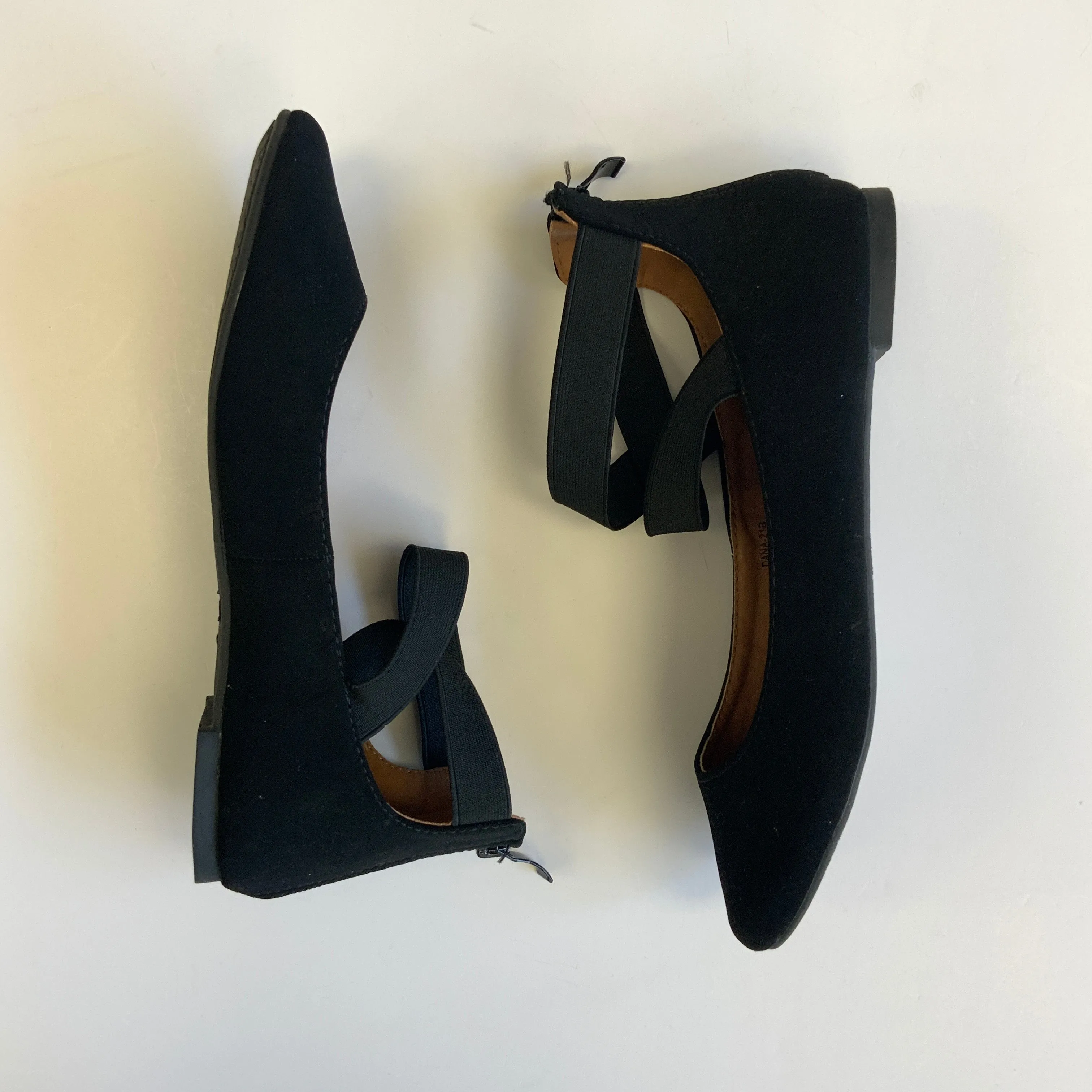 Black Shoes Flats Bella Marie, Size 7