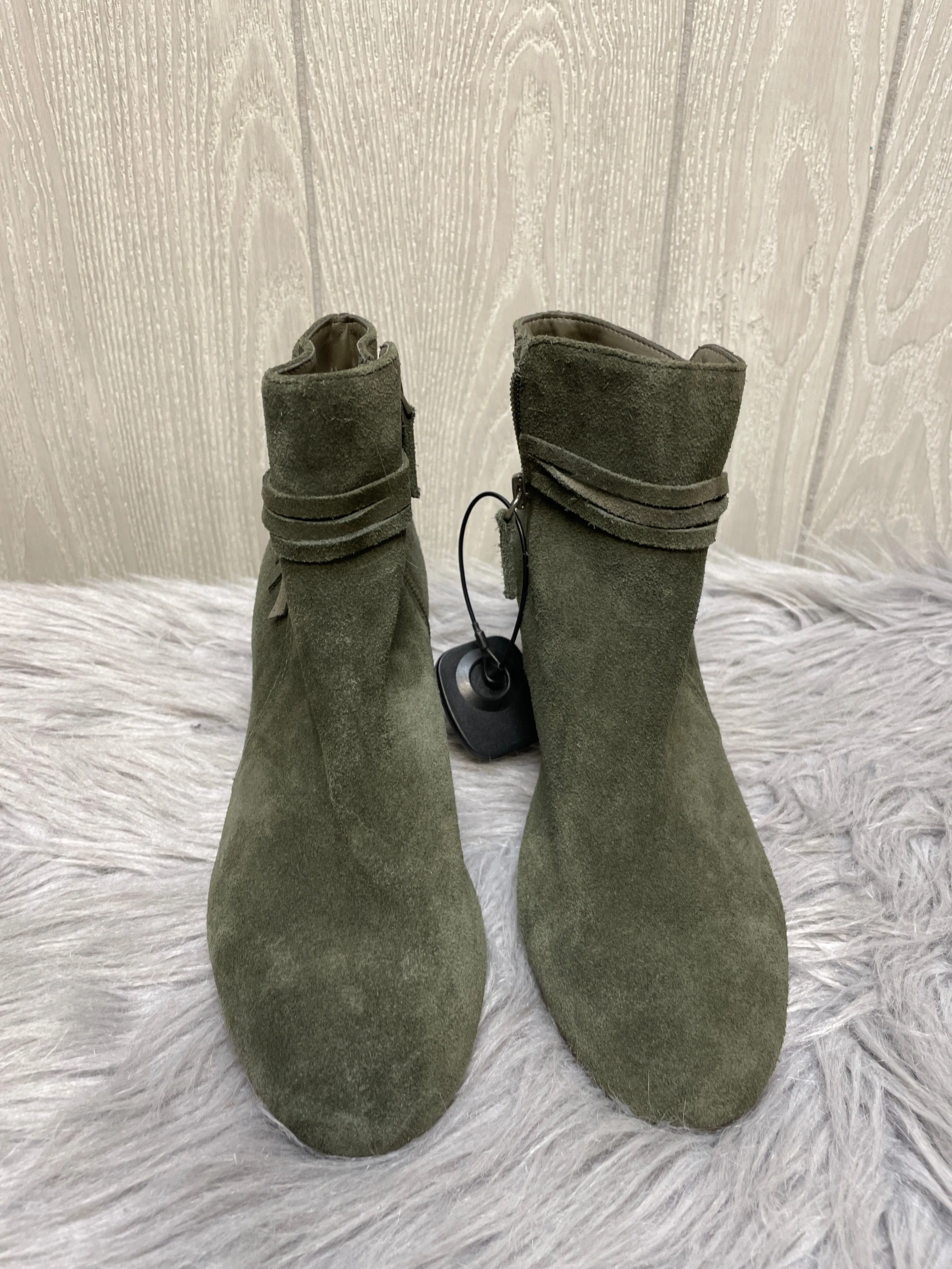 Boots Ankle Heels By Cmc In Olive, Size: Medium