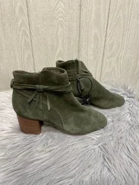 Boots Ankle Heels By Cmc In Olive, Size: Medium