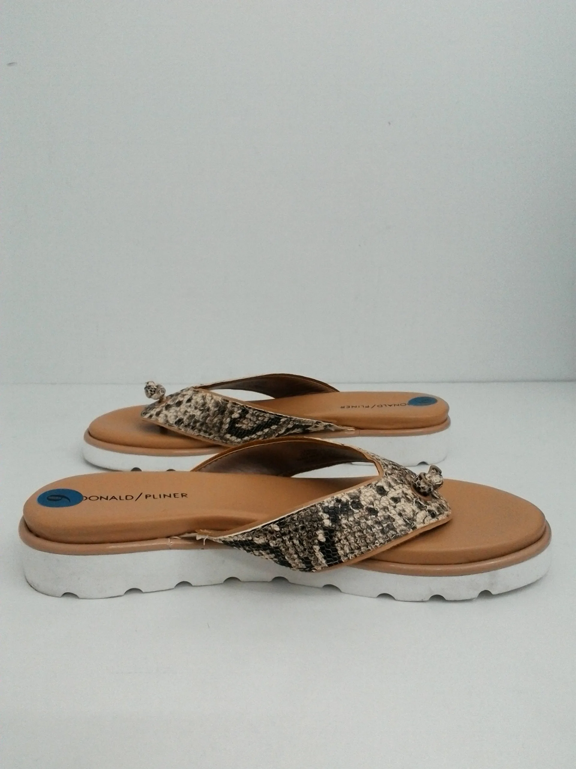 Donald Pliner Women's Thong Sandal Beige Animal Print Leather Size 9